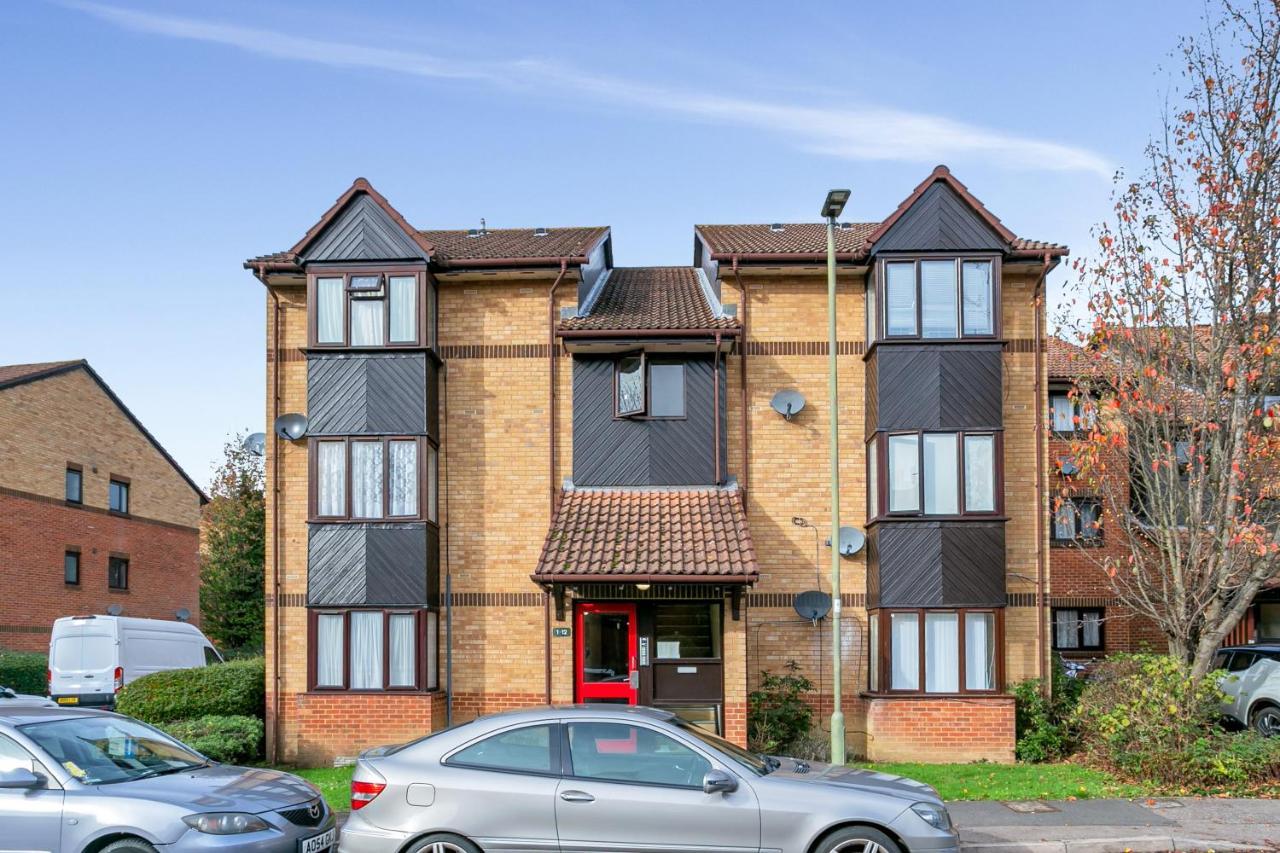 Aryas Apartments London Edgware Exteriér fotografie